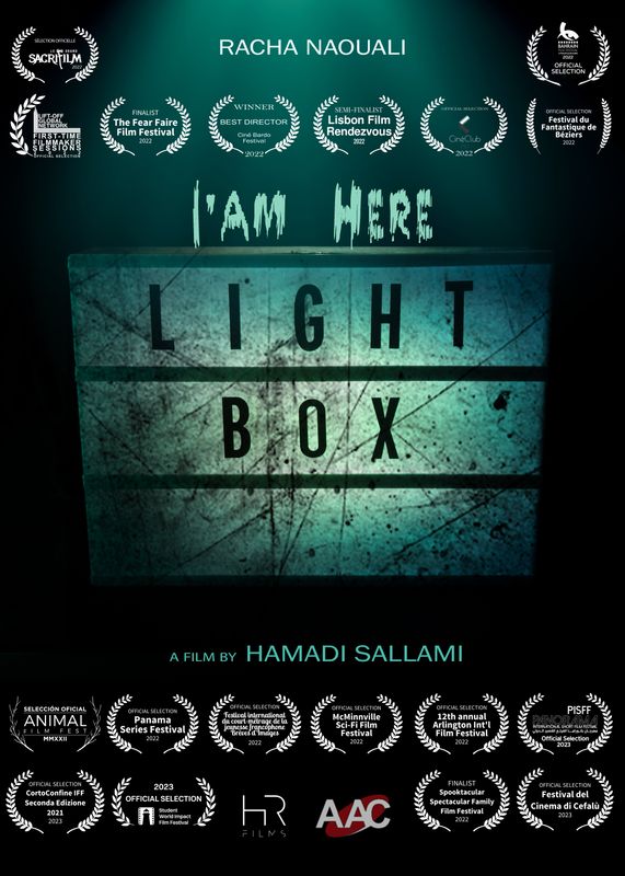 علبة الإضاءة poster